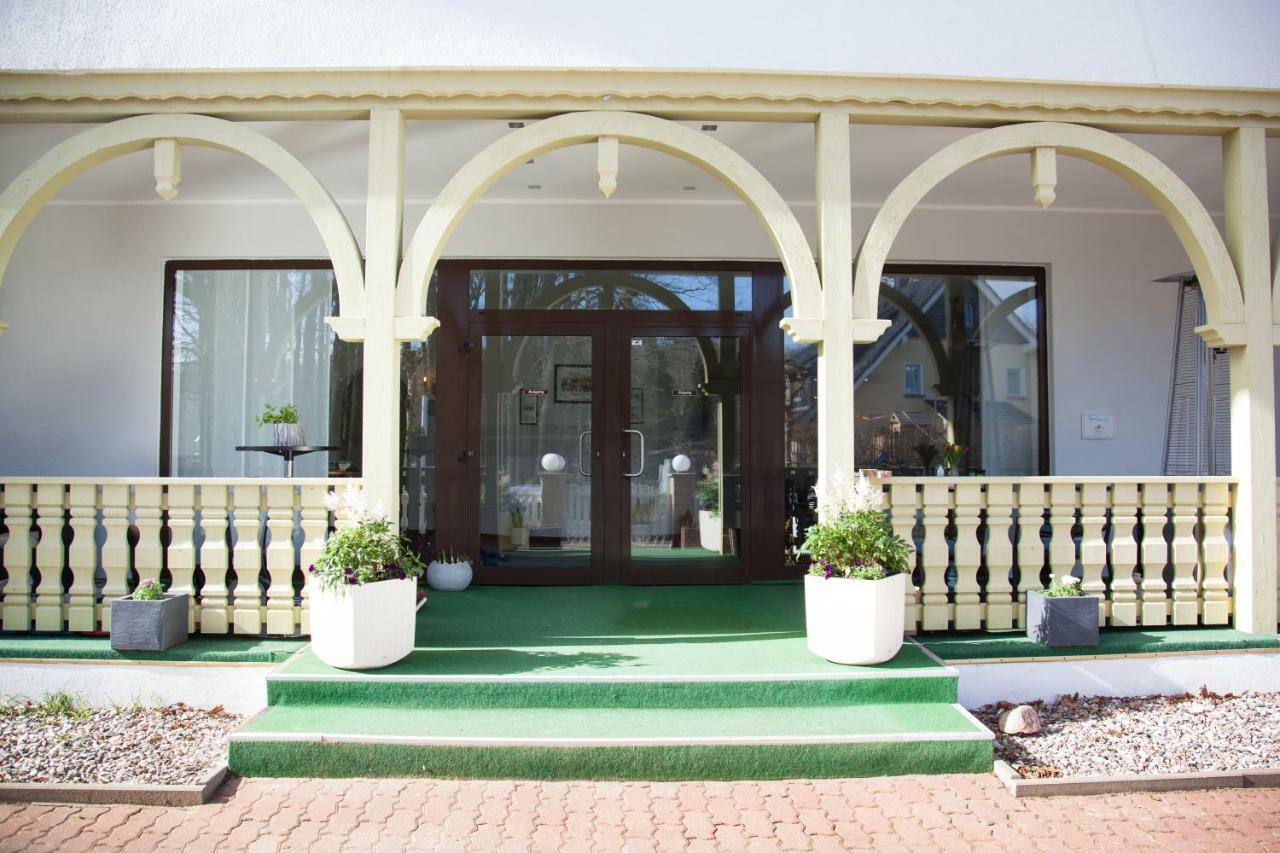 Hotel Altes Kurhaus Baabe Exterior photo
